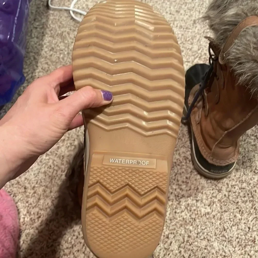 SOREL woman’s snowboots